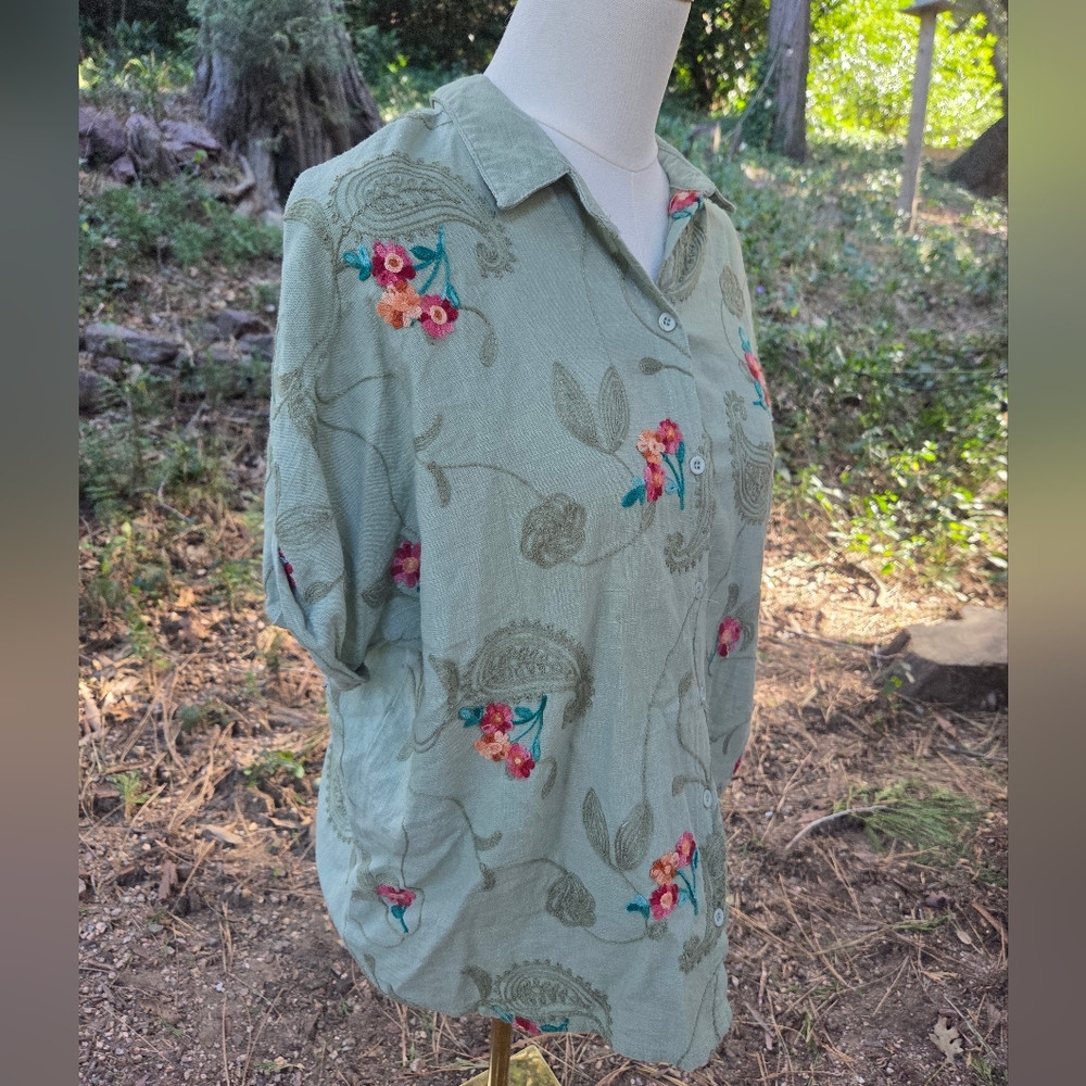Anthropologie Kindred Floral Embroidered Button-Up Shirt - Picture 3 of 6